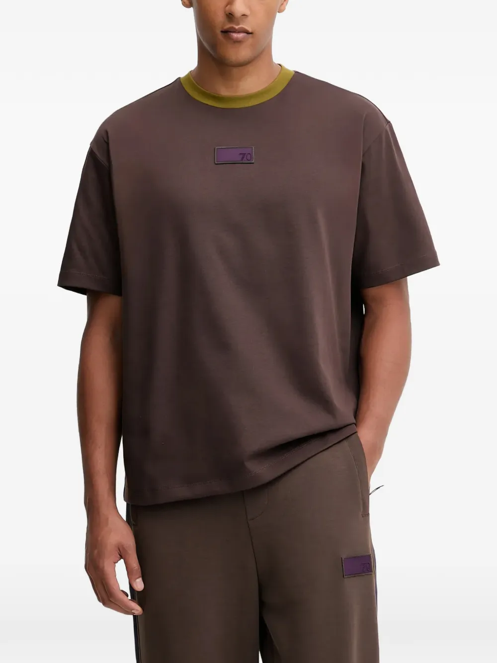 Ea7 Emporio Armani patch-detail T-shirt - Marrone