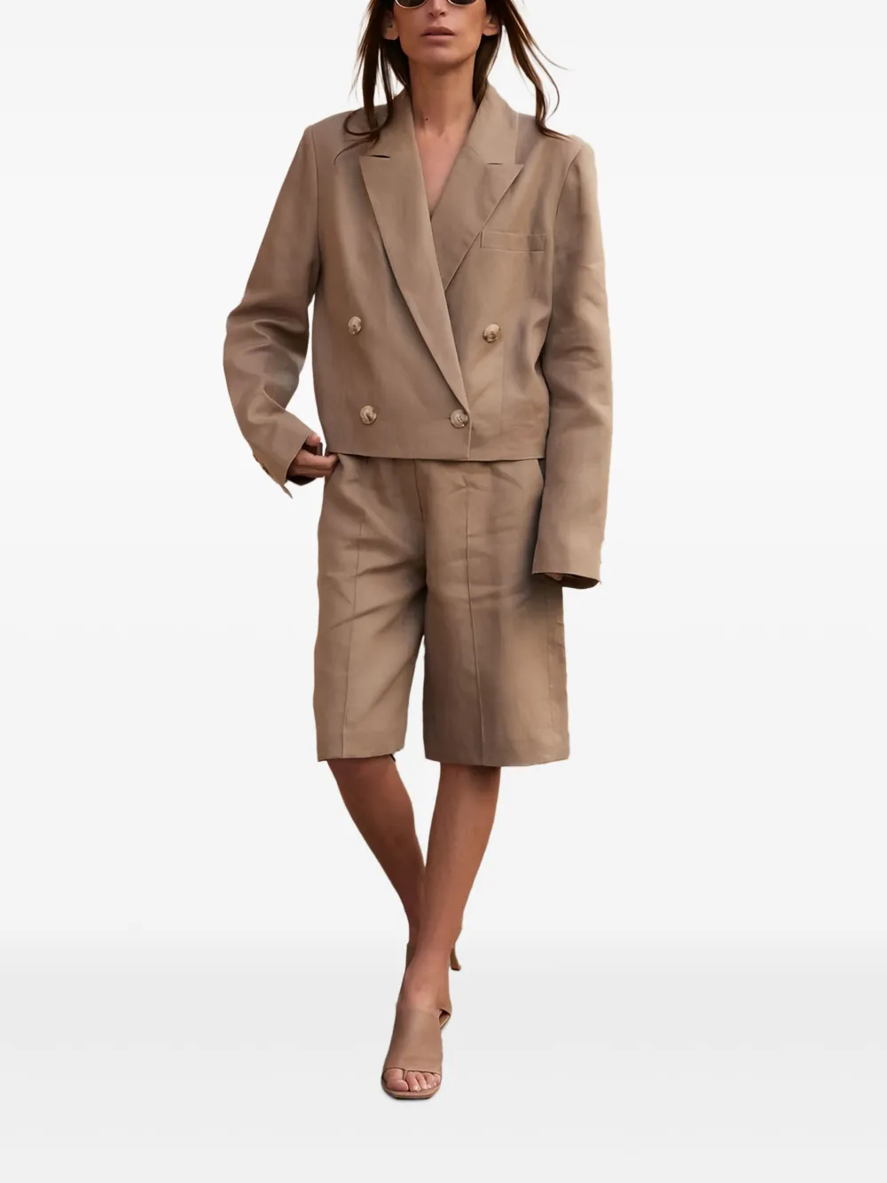Loulou Banggi linen elastic-waist shorts - Beige