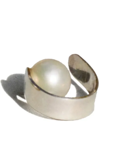 Saskia Diez arete ear-cuff con perla