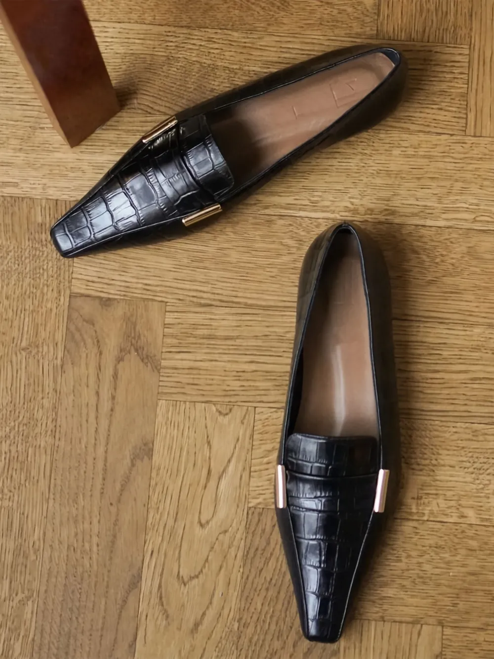Flattered Crocodile-embossed Pointed Loafers In Black