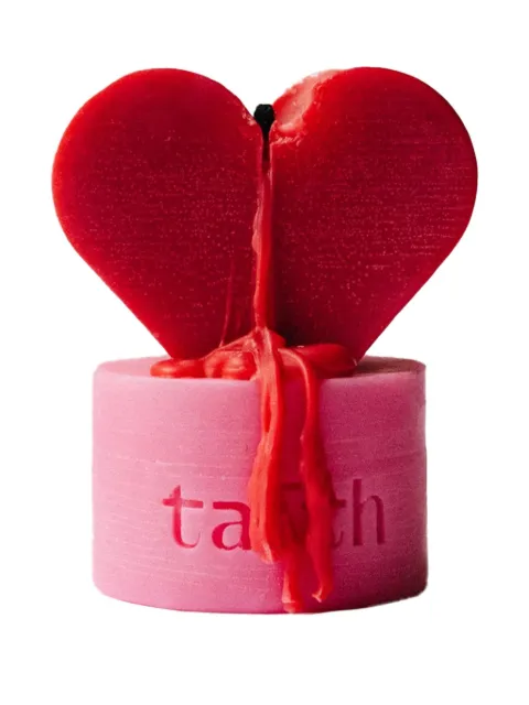 Taith heart-dripping candle