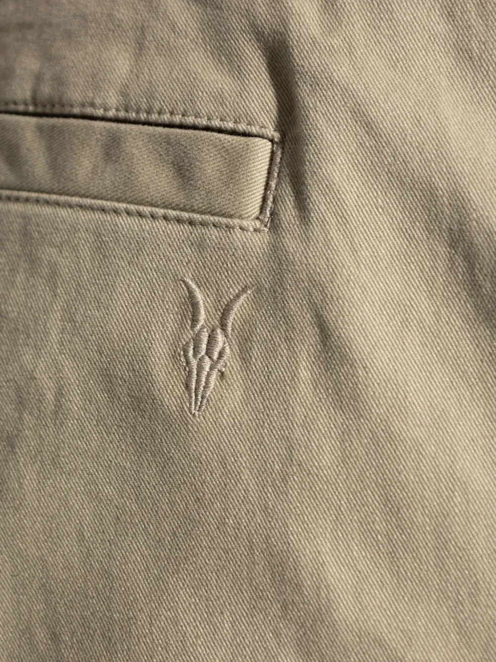AllSaints Broek met geborduurd dier Beige