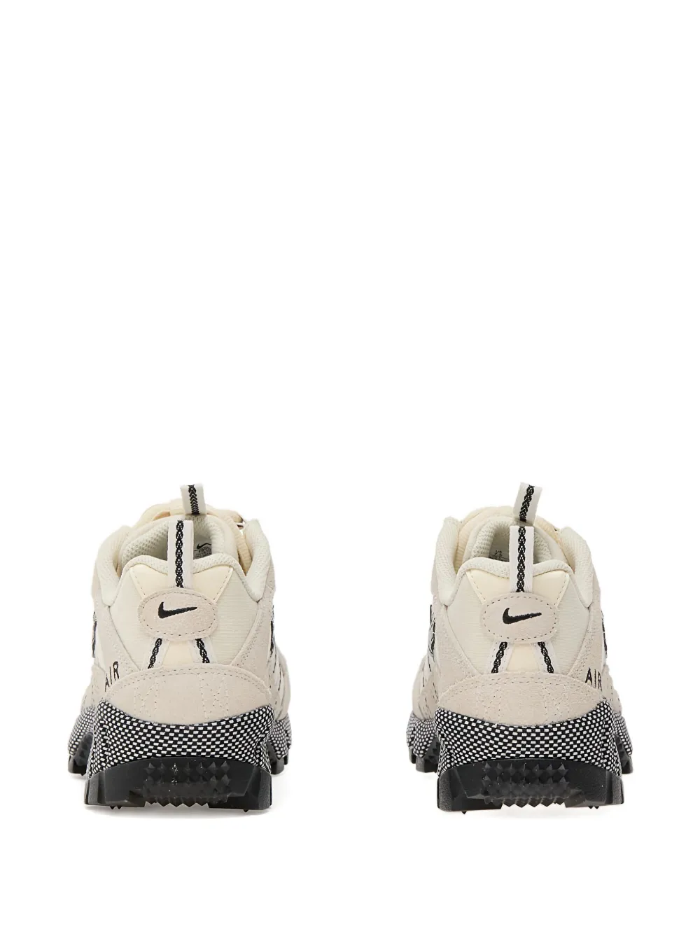 Nike Air Humara sneakers met contrasterende zool Beige