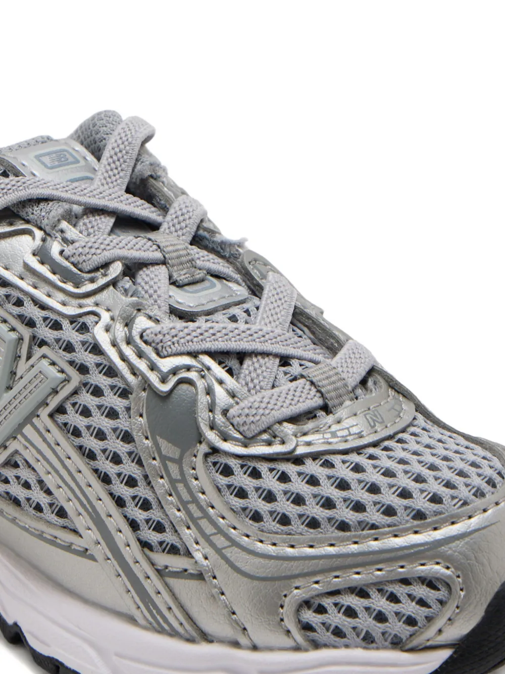 New Balance 140 Logo-detail Sneakers In Gray