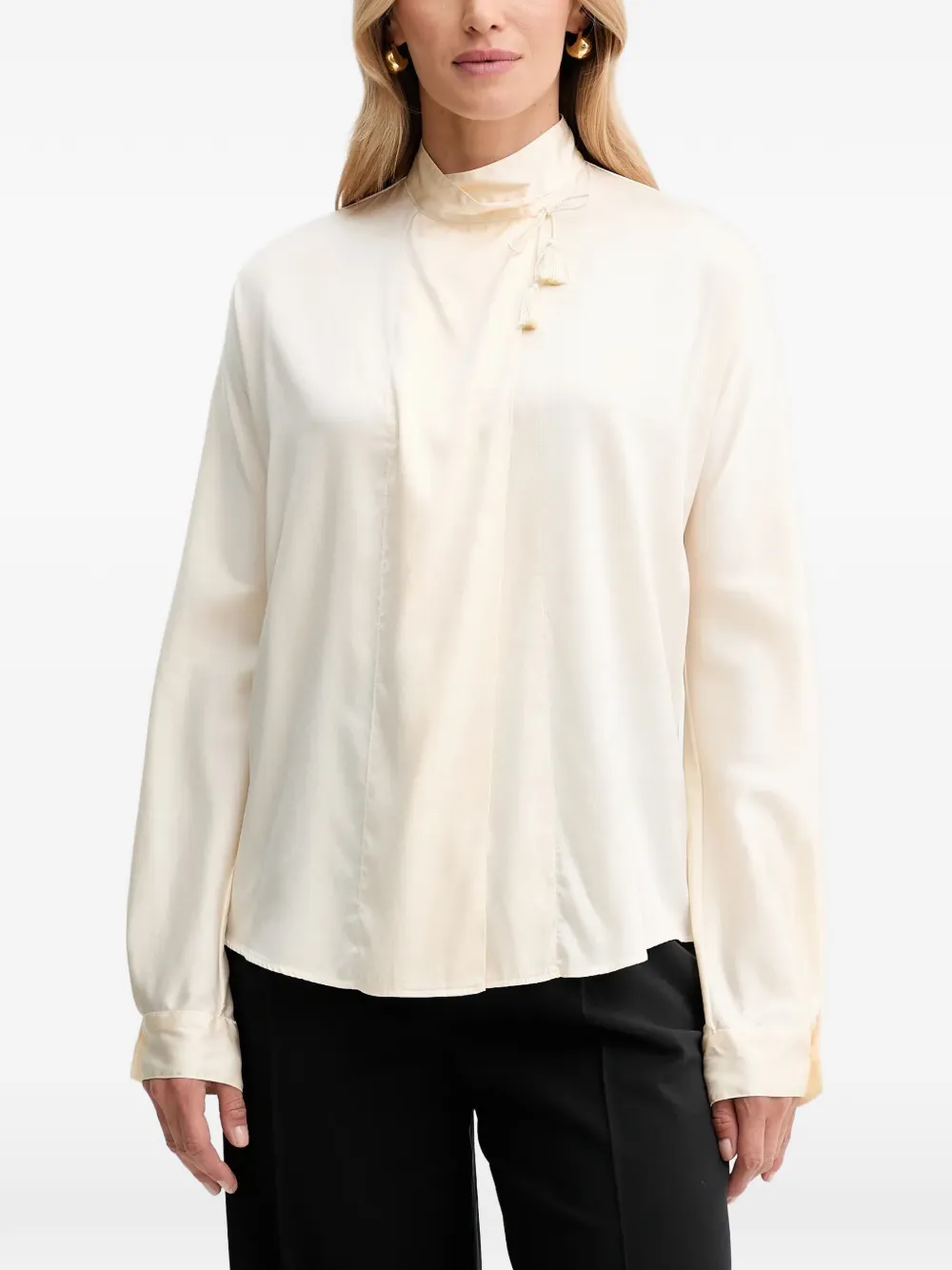 Forte Forte tassel mock-neck blouse - Toni neutri