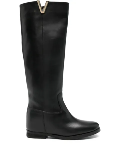 Julie Dee botas de piel con detalle en V
