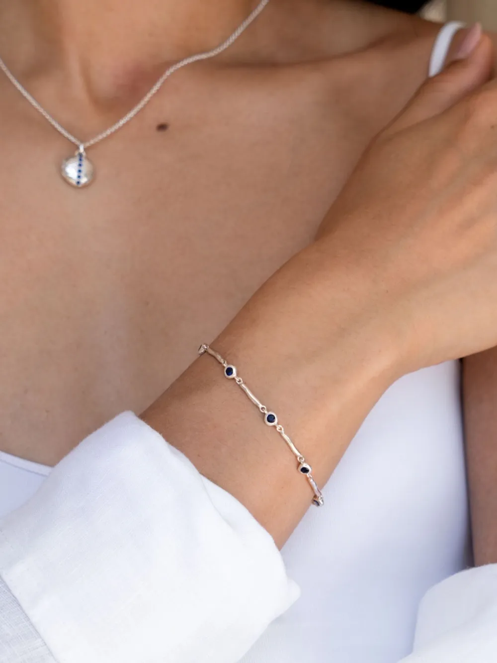 DOWER AND HALL Schakelarmband met saffier - Zilver