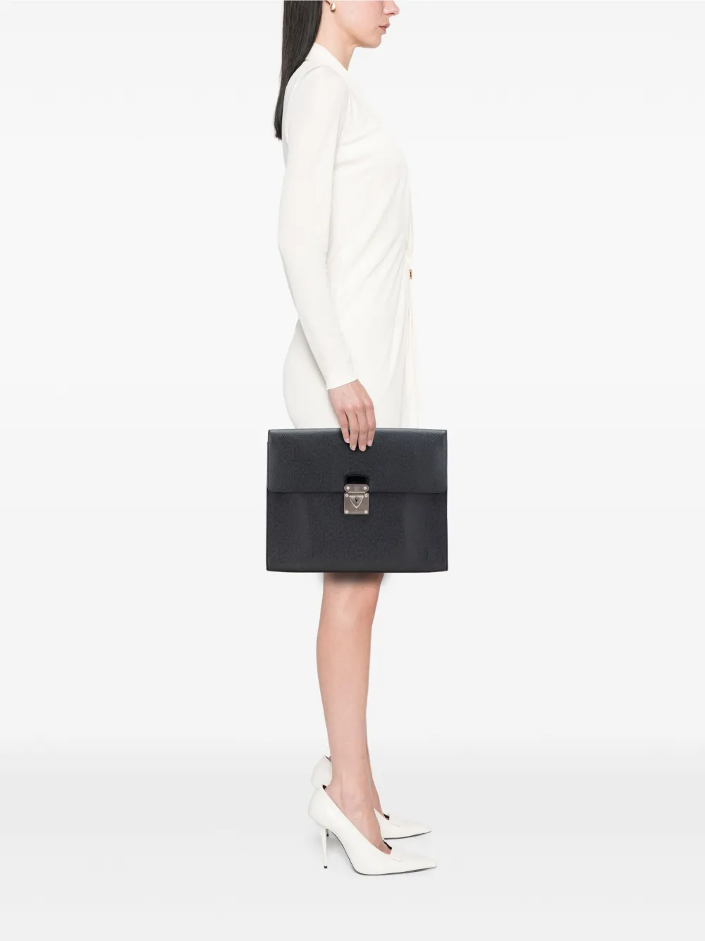 Louis Vuitton Pre-Owned 2009 Taiga Minuto clutch bag | Pre-Owned | Image 2