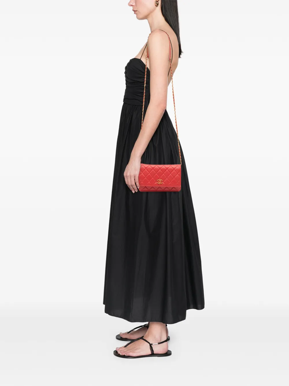 CHANEL Pre-Owned 2019 Quilted Lambskin 19 Wallet on Chain crossbody bag | Pre-Owned | Image 2