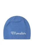 Moncler Enfant logo-embroidered beanie - Blue
