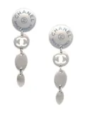 CHANEL Pre-Owned 1999 CC button dangle earrings - Grey