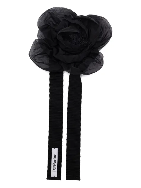 Parlor rose-shaped choker necklace