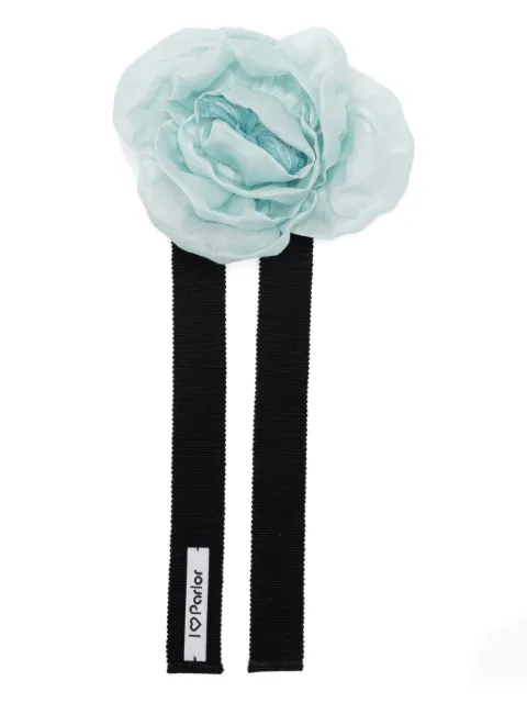 Parlor rose-shaped choker necklace