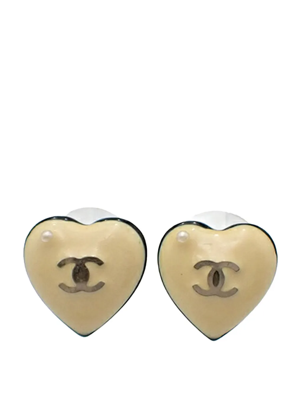 CHANEL Pre-Owned 2006 Resin CC Heart Push Back Earrings costume CHANEL Pre-Owned 2006 Resin CC Heart Push Back Earrings costume