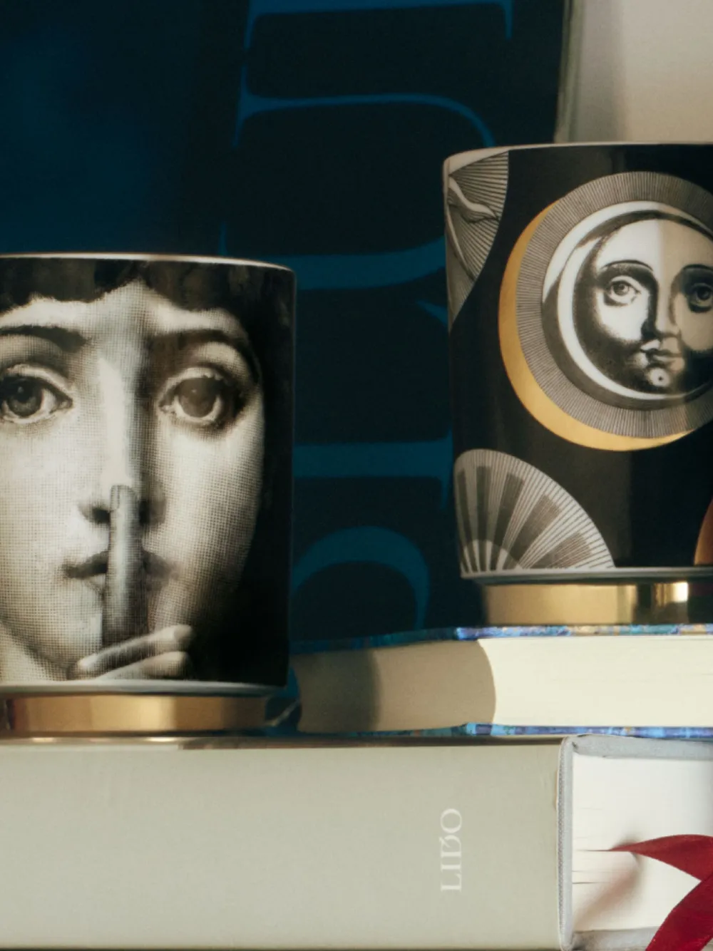 Fornasetti Silenzio Kerze Auf Goldbasis (235g) In Black