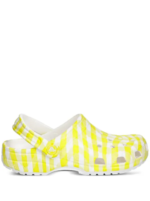 Crocs gingham slides