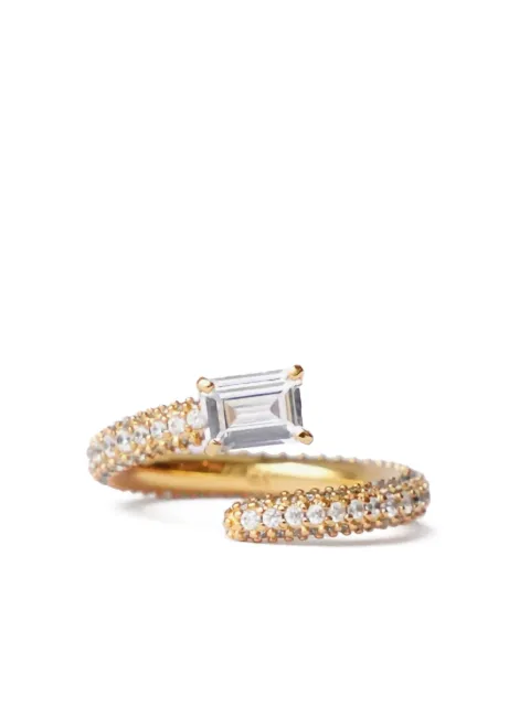 Izabel Display The Twist zirconia-embellishment ring