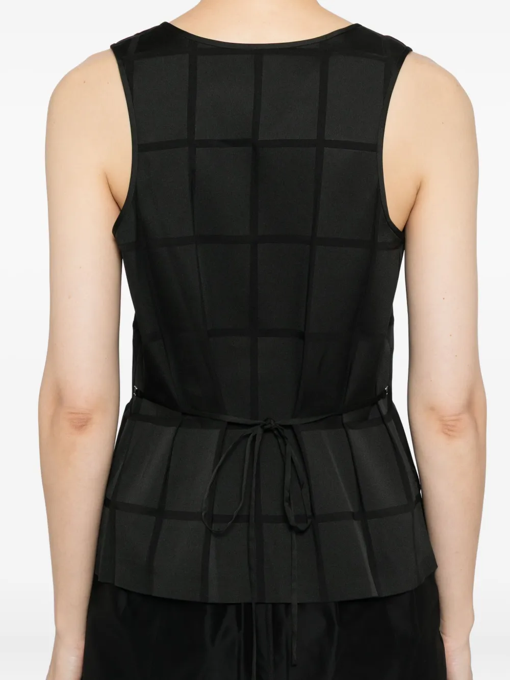 Less Round Neck Vest In Black