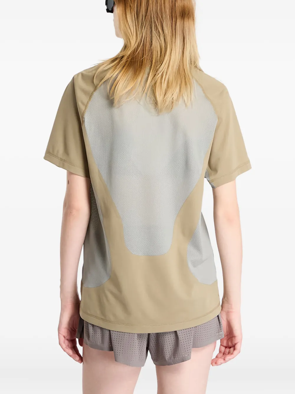 Satisfy AuraLite™ panelled T-shirt | Performance T-Shirts & Vests | Image 2