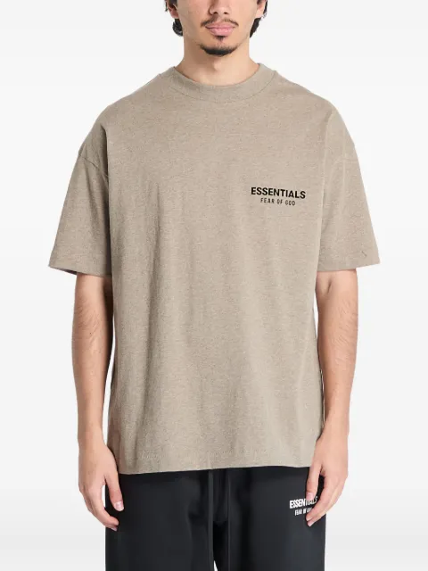 FEAR OF GOD ESSENTIALS playera con logo estampado