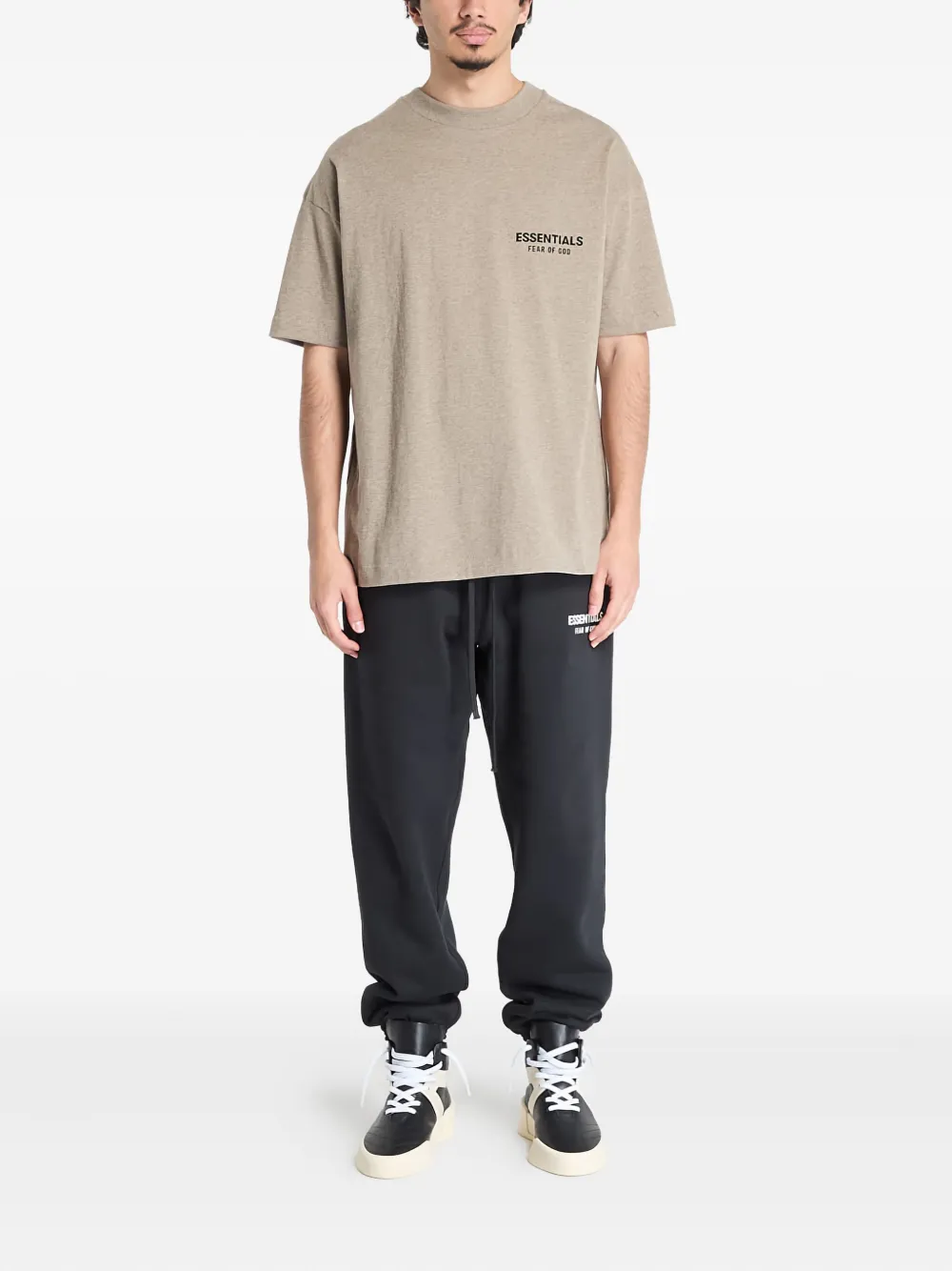 FEAR OF GOD ESSENTIALS logo-print T-shirt - Bruin