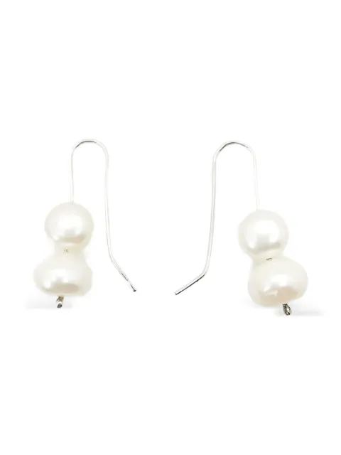 Jennifer Gibson Jewellery aretes con doble perla 2020