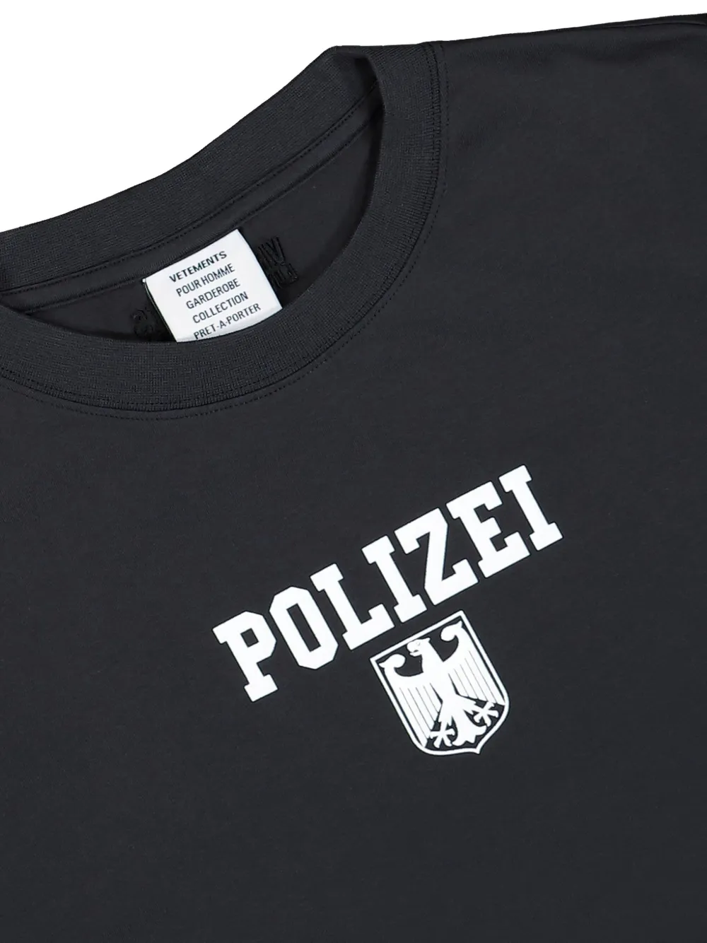 VETEMENTS Polizei Eagle emblem T-shirt Zwart