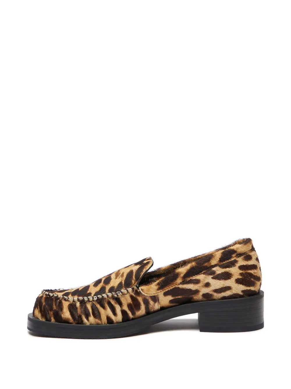 Stuart Weitzman 40 mm Grayson loafers met ruches Bruin