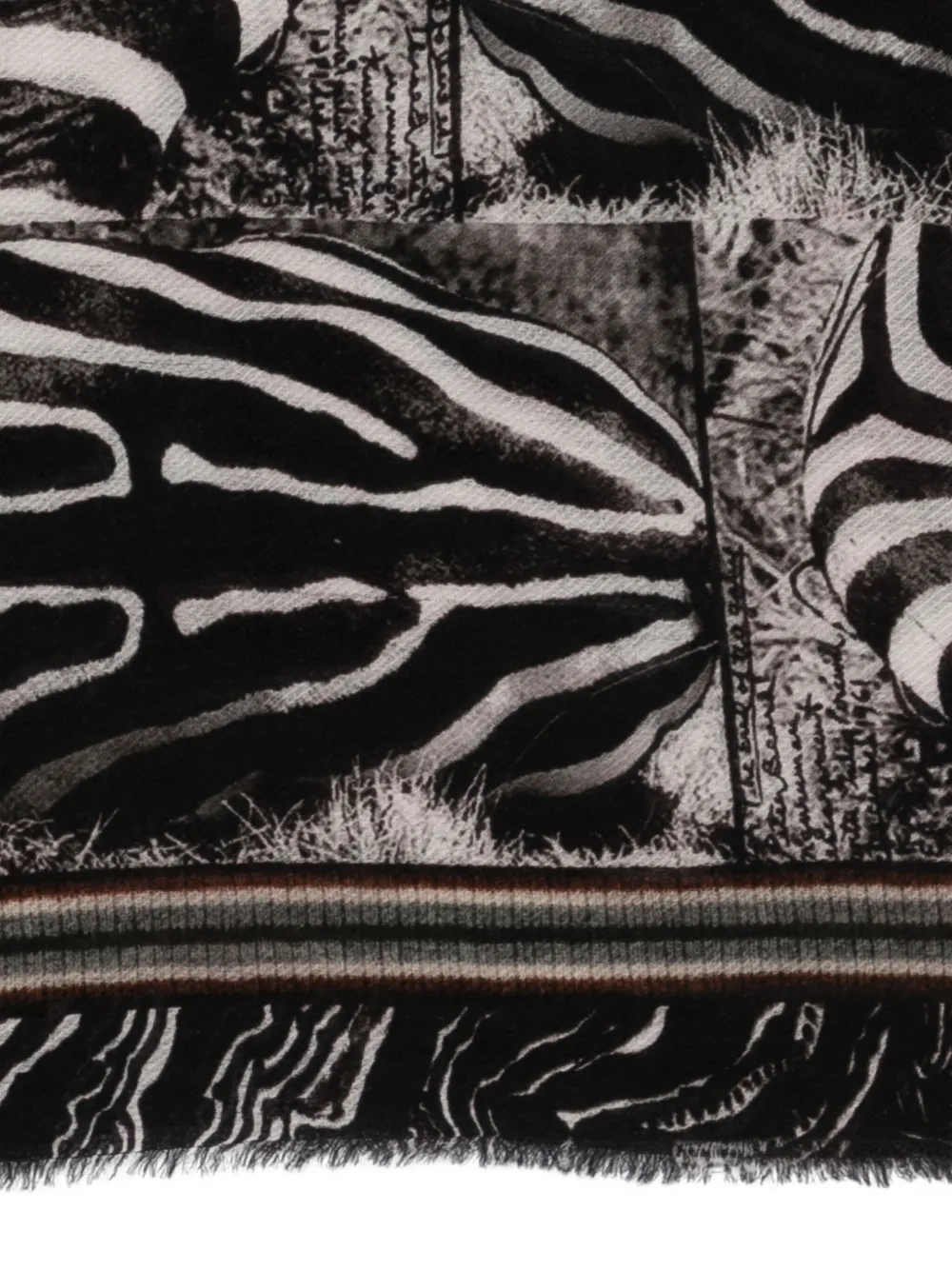 Faliero Sarti zebra-print fringed scarf Zwart