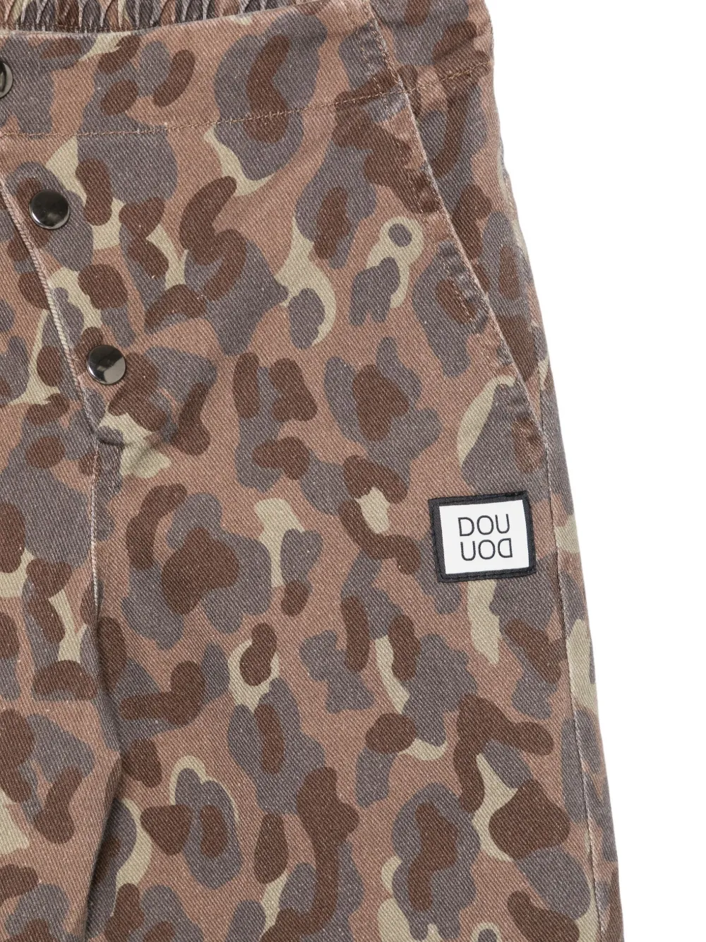 Douuod Kids camouflage button trousers Bruin