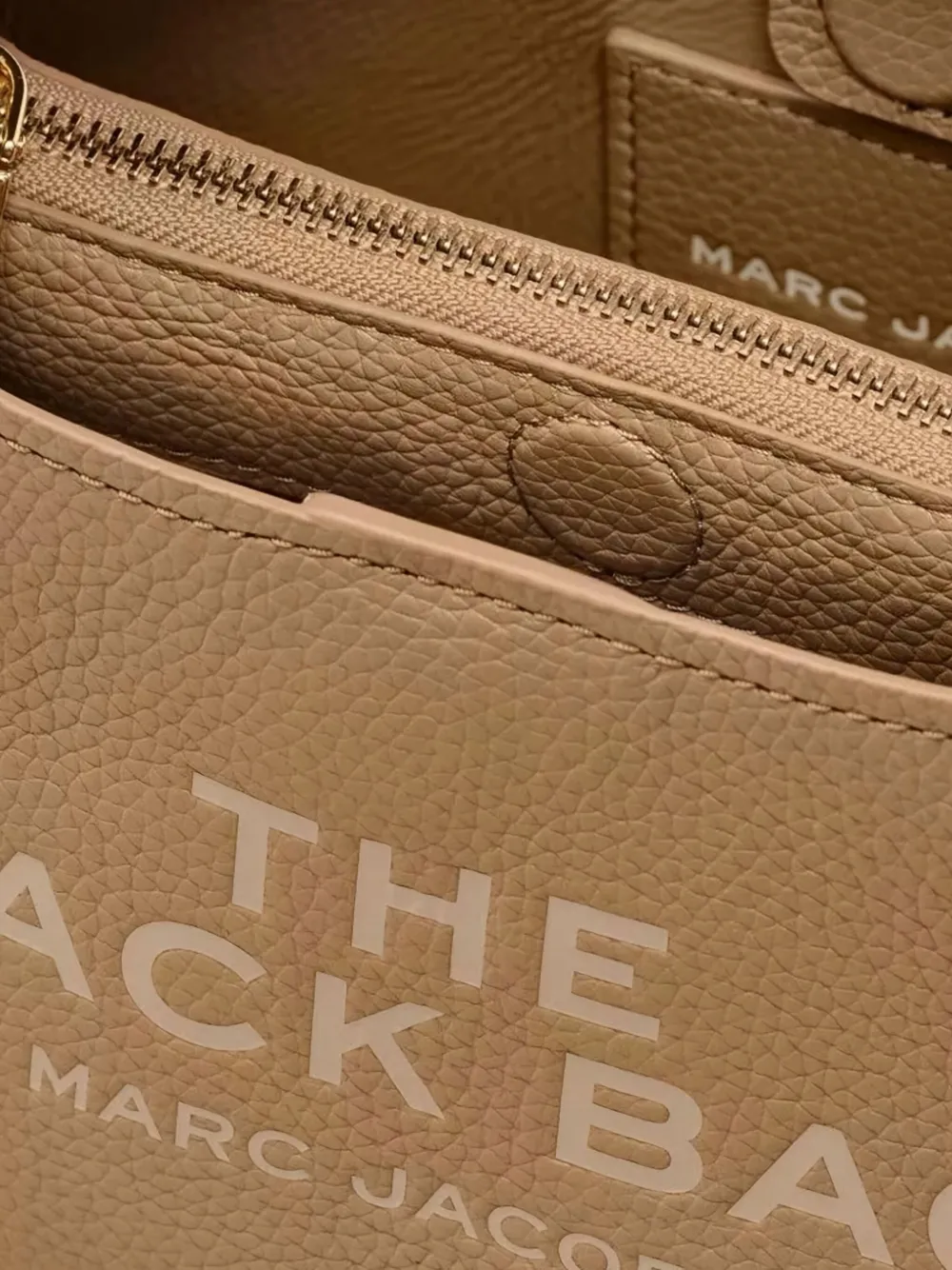 Marc Jacobs The Leather Sack Bag schoudertas Beige