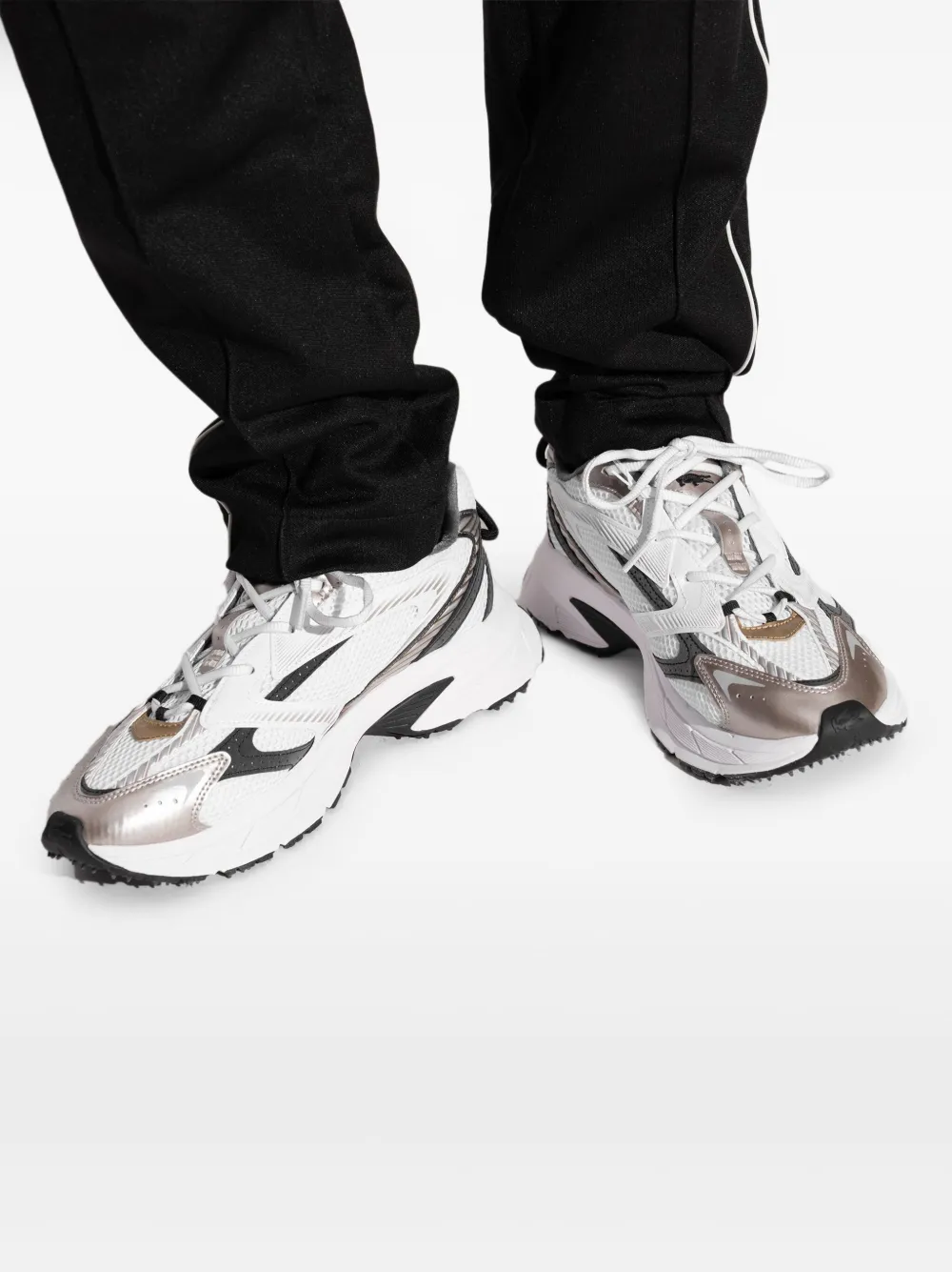 Lacoste L003 Neo Shot mesh sneakers Wit