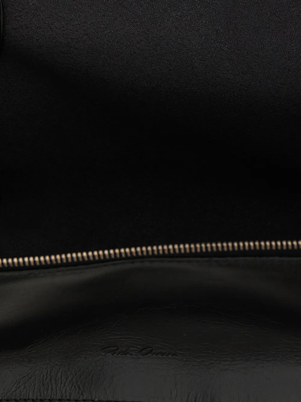 Rick Owens Toilettas met gegraveerde rits Zwart