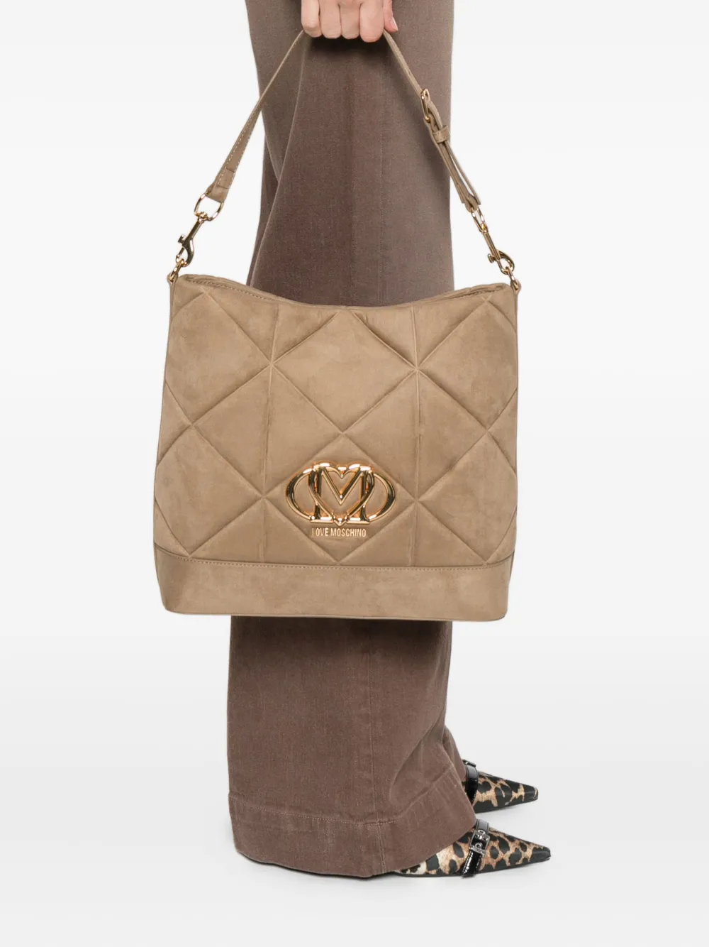 Love Moschino quilted logo-plaque tote bag - Bruin