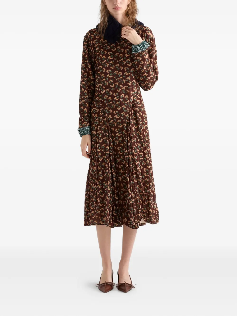 Prada Midi-jurk met bloemenprint en geplooide afwerking Bruin