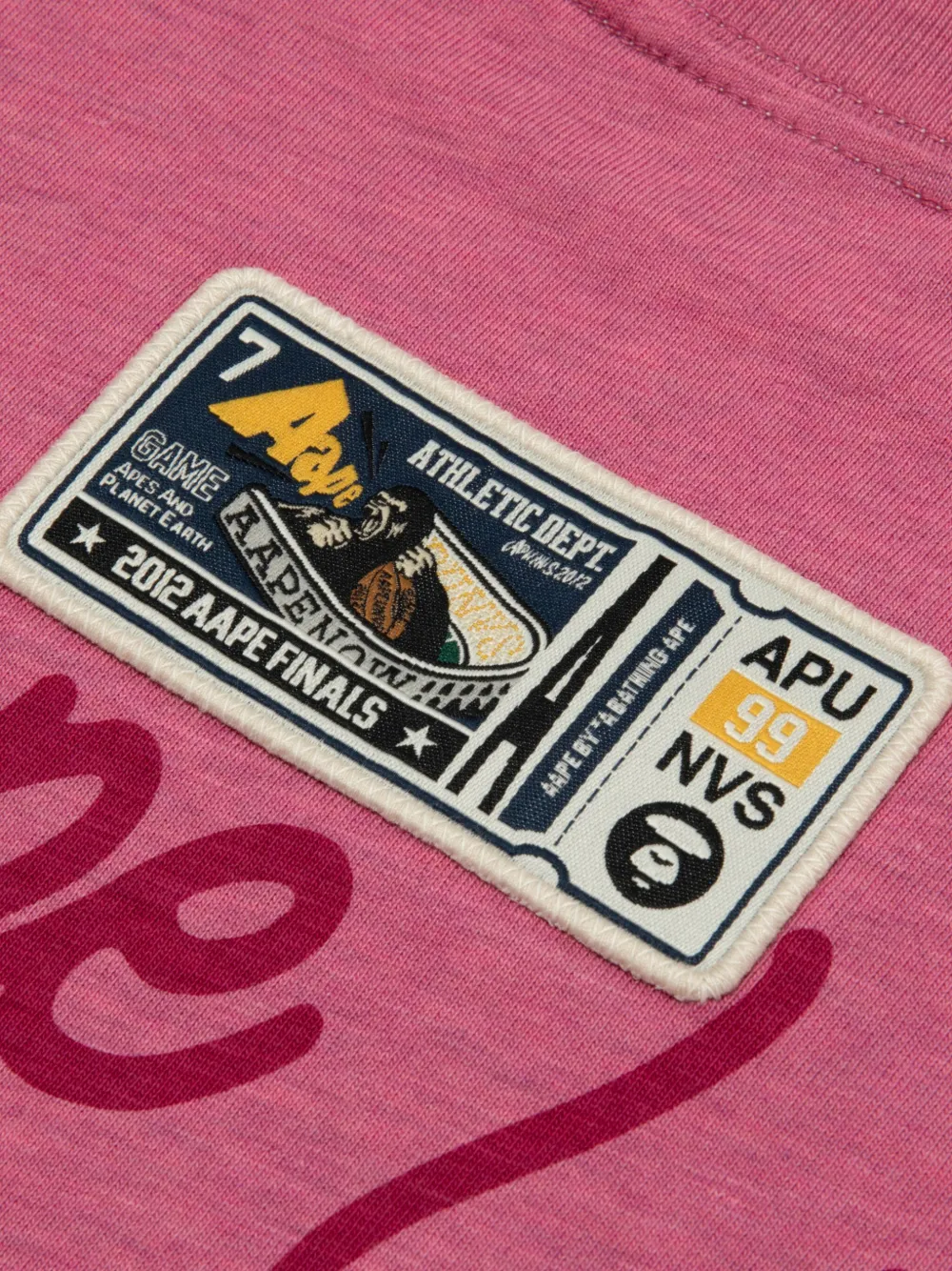 AAPE BY *A BATHING APE T-shirt met patch Roze