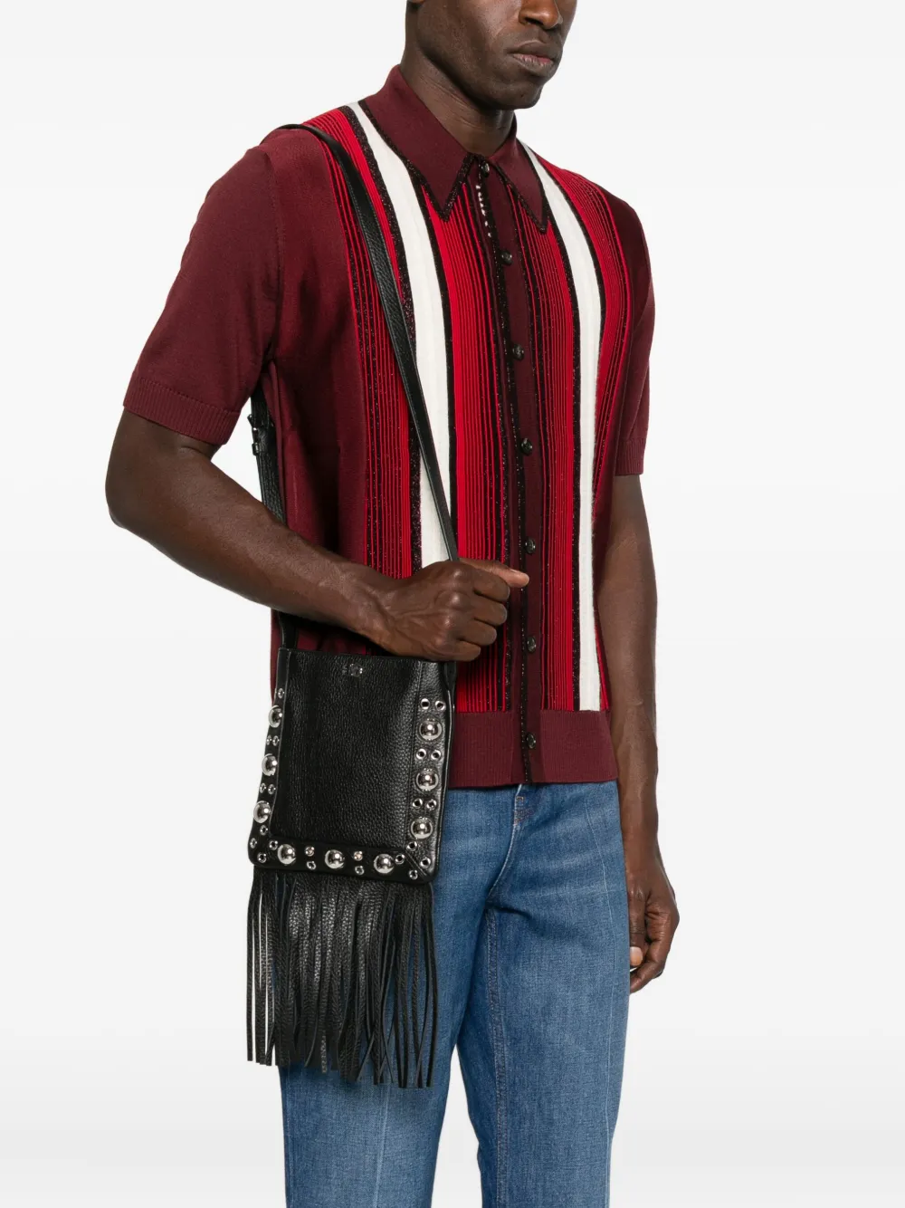 Valentino Garavani fringed studded shoulder bag - Zwart