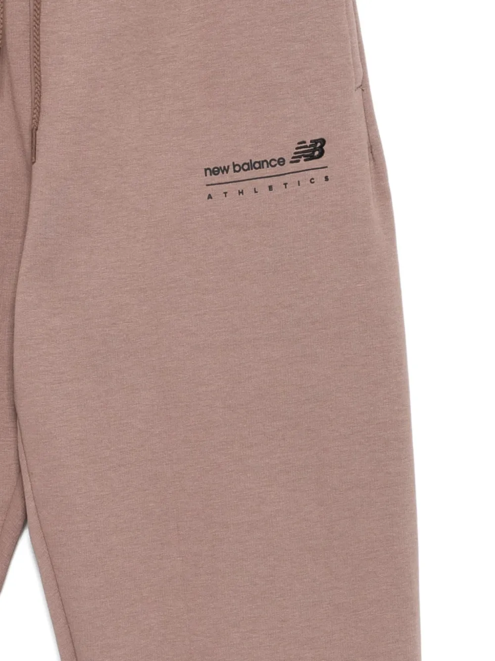 New Balance Trainingsbroek met trekkoordtaille en logo Bruin