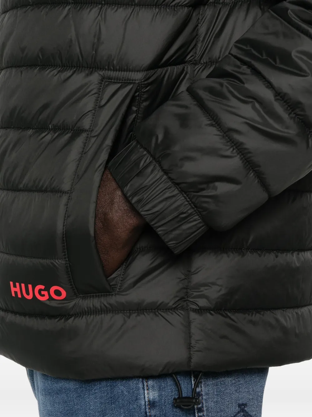 HUGO Jack met geborduurd logo Zwart