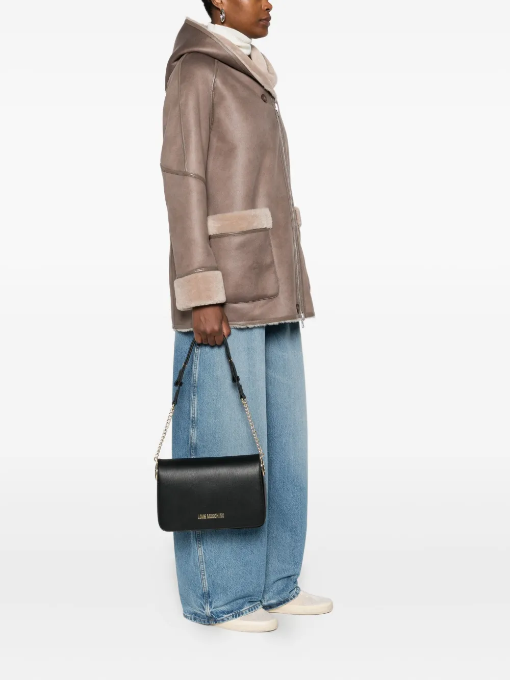 Love Moschino logo-plaque shoulder bag - Zwart