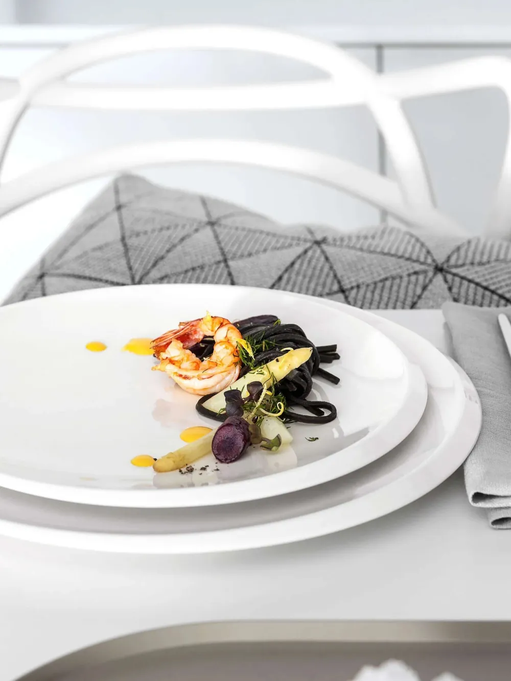 Villeroy & Boch New Moon flat plate (set of six) | Tableware | Image 2