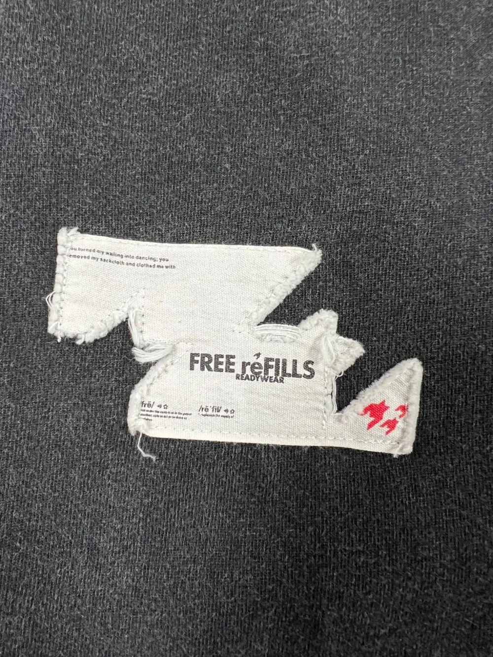 Free Refills Kiss Graphic-print Cotton T-shirt In Gray