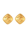 CHANEL Pre-Owned 1994s diamond-shaped clip-on earrings - Gold