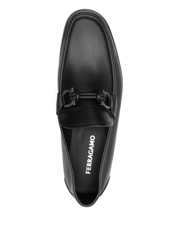 フェラガモ 黒 ローファー 金属バックル Ferragamo メタルバックル ローファー | ブラック | FARFETCH JP