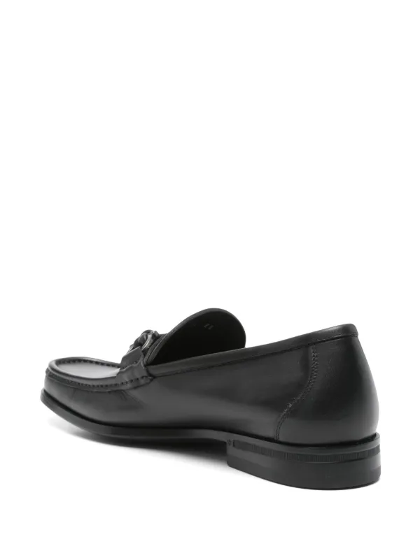 Ferragamo メタルバックル ローファー | ブラック | FARFETCH JP