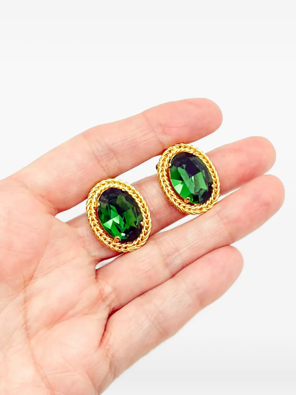 Christian Dior Pre-Owned 1968 emerald crystal clip-on earrings | Image 2