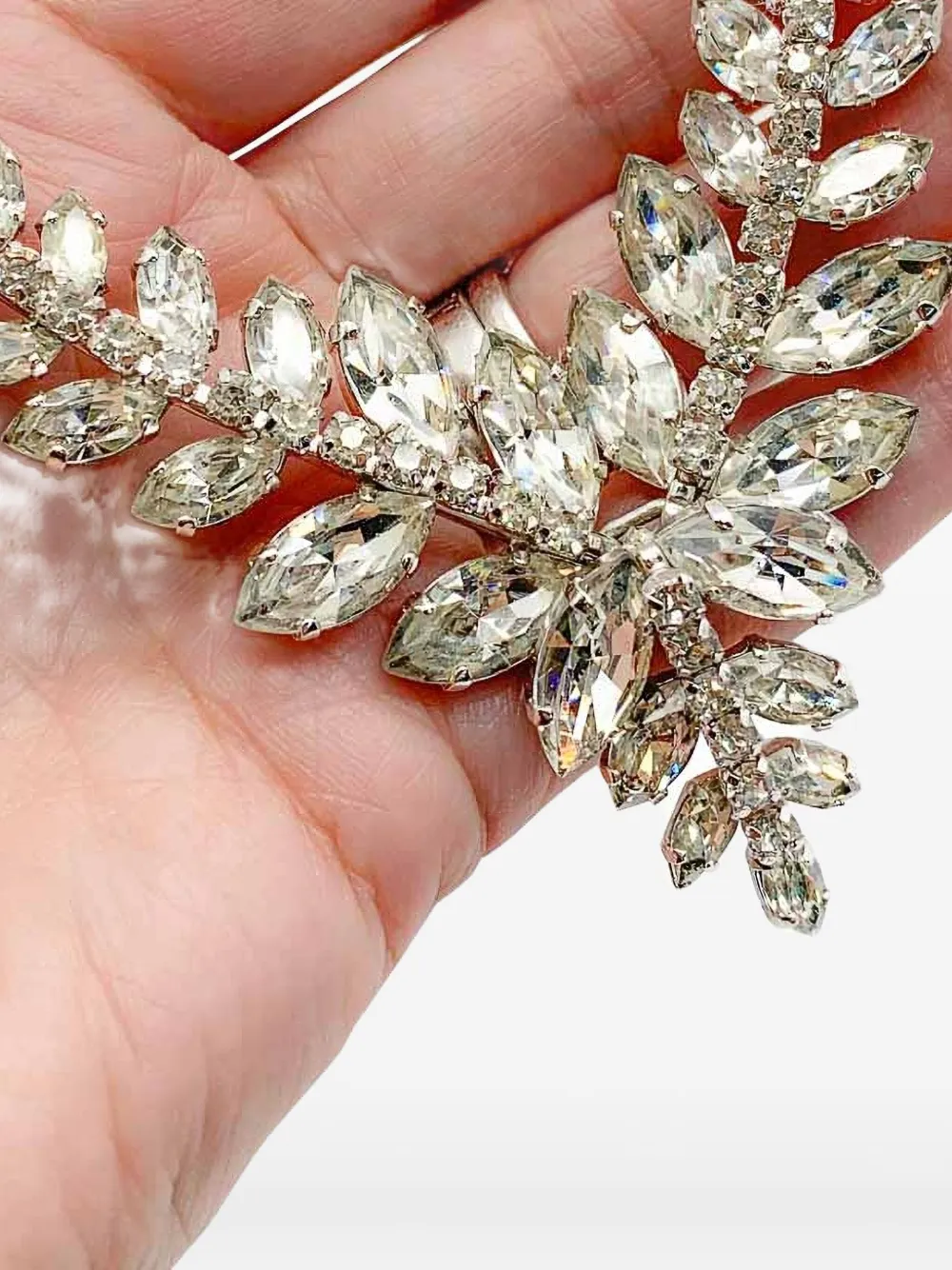 Pre-owned Jennifer Gibson Jewellery 1950s Crystal Necklace In Silver
