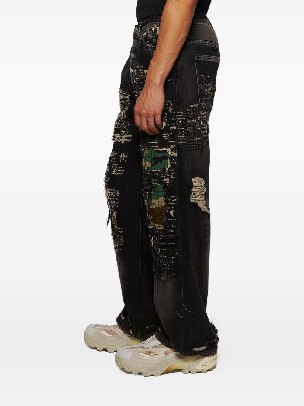 THUG CLUB Gerafelde jeans Zwart