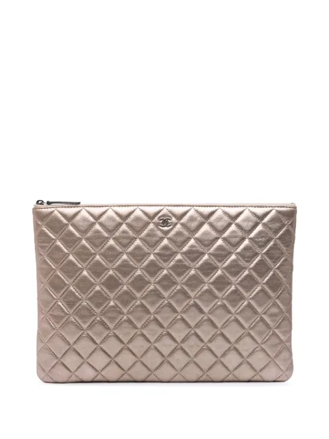 CHANEL Pre-Owned Clutch O Case grande in pelle di agnello trapuntata metallizzata 2014