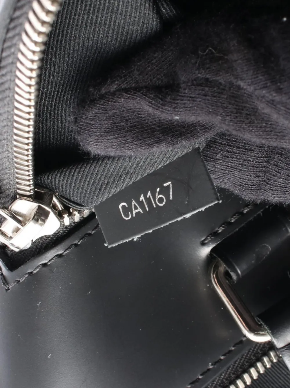 Pre-owned Louis Vuitton 2017 Jules Two-way Briefcase In Black